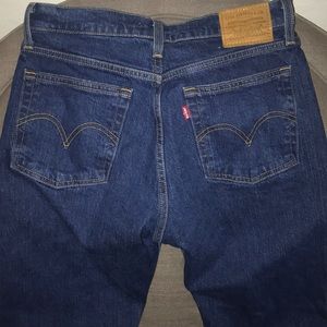 Levi’s wedgie straight size 28 jeans